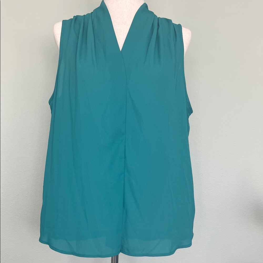 Beacon Apparel Elegant Teal Sleeveless Women's Top